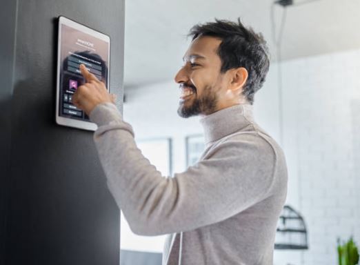 Is It Worth Buying a Smart Coffee Machine? A Comparison of the Top 3 Models